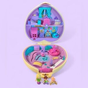 Vintage Polly Pocket STROLLIN' BABY - COMPLETE SET -Yellow Heart Quilted Compact